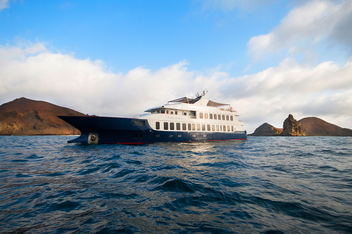 Glalapagos Islands luxury travel, small private cruises